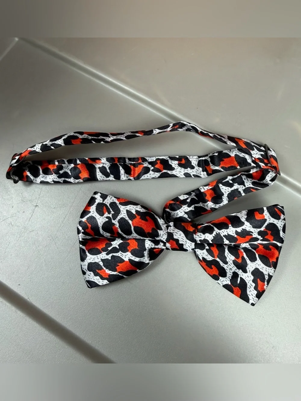 men’s bowtie necktie Red Black Cheetah Animal Print new